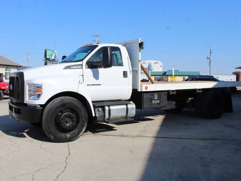 Used 2021 Ford F650 2WD Regular Cab Super Duty image 5
