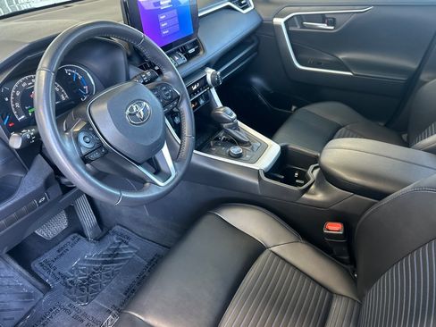 Used 2023 Toyota RAV4 XSE AWD/4WD image 9