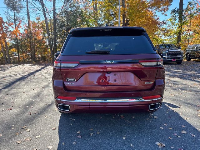 Used 2023 Jeep Grand Cherokee Overland w/ Luxury Tech Group IV AWD/4WD image 16