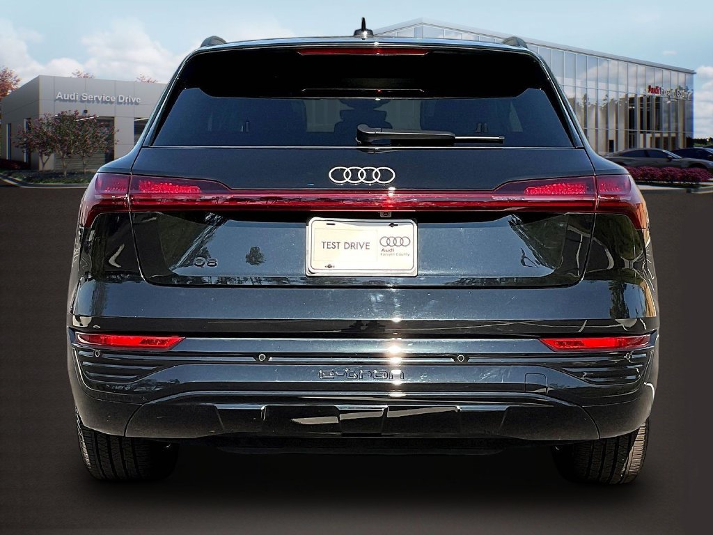 Used 2024 Audi Q8 e-tron Premium AWD/4WD image 6