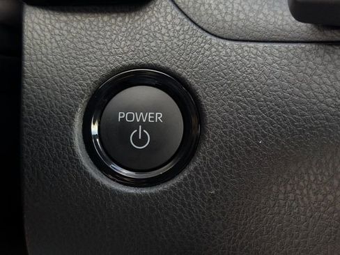 Used 2025 Toyota Camry SE image 15