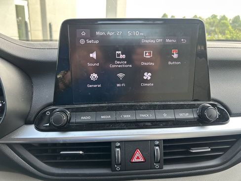 Certified 2023 Kia Forte LXS w/ LXS Technology Package FWD image 8