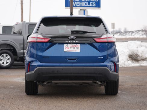 Used 2024 Ford Edge SE image 4