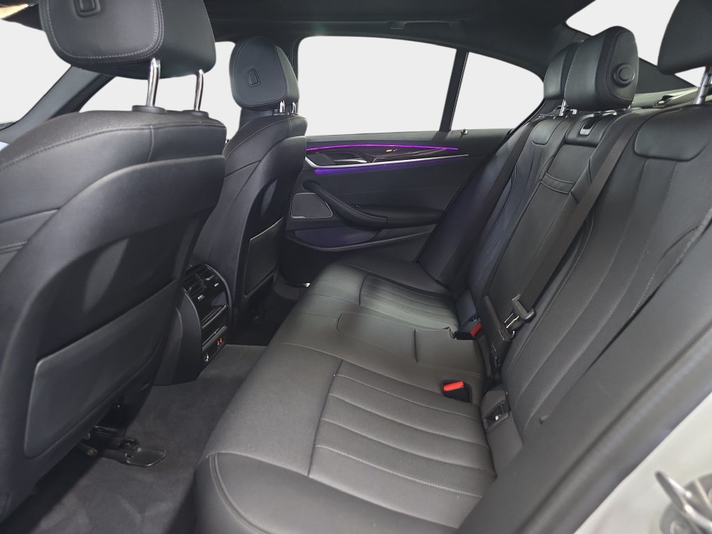 Certified 2022 BMW 530i w/ Premium Package RWD image 14