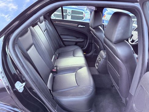 Used 2013 Chrysler 300 w/ Driver Convenience Group image 26