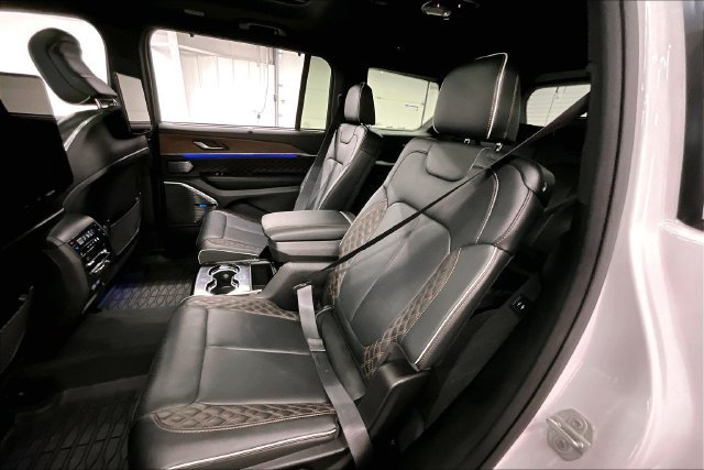 Used 2023 Jeep Grand Cherokee L Summit w/ Rear Seat Video Group I AWD/4WD image 24