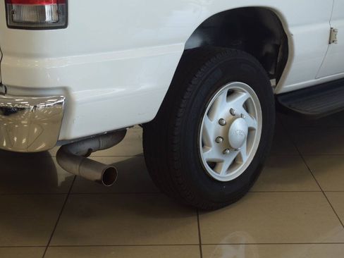 Used 2014 Ford E-350 and Econoline 350 XLT RWD image 43