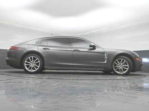 Used 2018 Porsche Panamera 4S Executive image 42