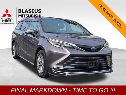 Used 2022 Toyota Sienna Platinum
