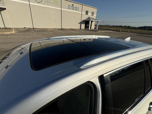 Used 2020 Cadillac XT6 Premium Luxury image 19