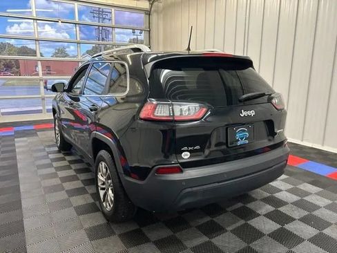 Used 2019 Jeep Cherokee Latitude Plus w/ Cold Weather Group AWD/4WD image 5