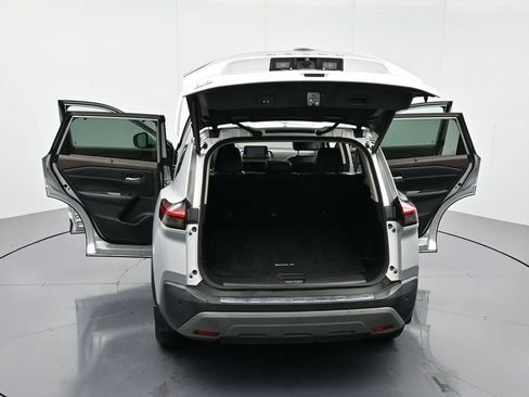 Used 2022 Nissan Rogue SV w/ SV Premium Package image 46