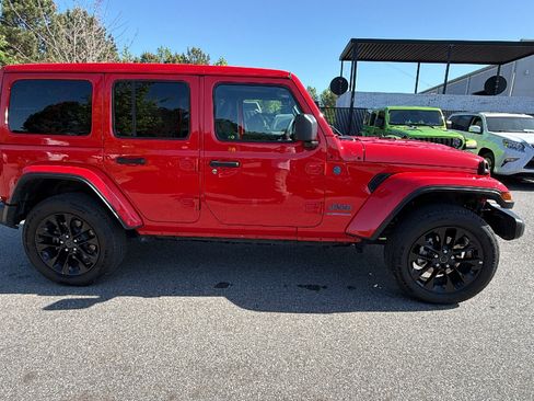 Used 2025 Jeep Wrangler Unlimited Sahara w/ Safety Group AWD/4WD image 7