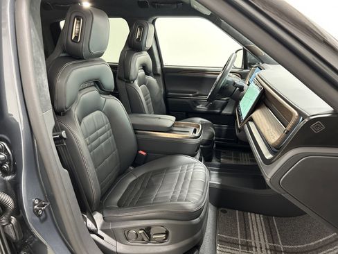 Used 2025 Rivian R1T Premium AWD/4WD image 23