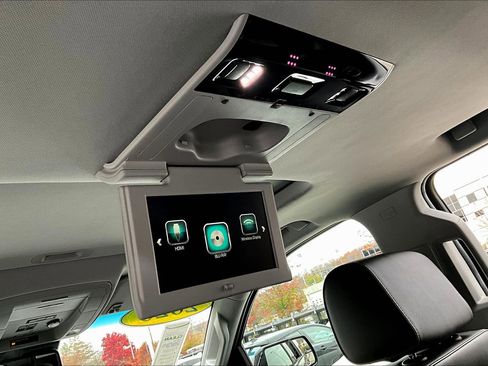 Used 2020 GMC Yukon Denali w/ Open Road Package image 32