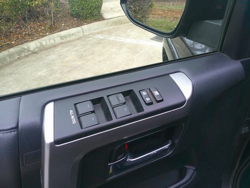 Used 2021 Toyota 4Runner SR5 image 17