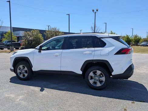 Used 2024 Toyota RAV4 XLE FWD image 5