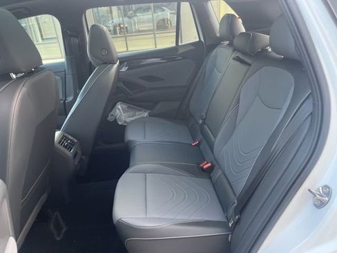 New 2026 Volkswagen Tiguan SE R-Line FWD image 23