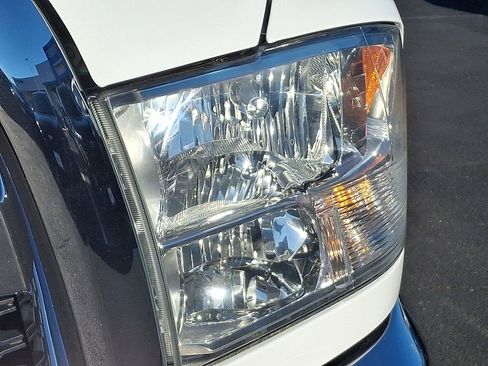 Used 2014 RAM 2500 Tradesman w/ Chrome Appearance Group image 9