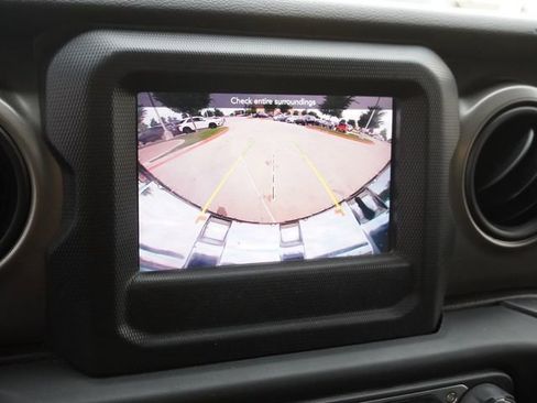 Used 2020 Jeep Wrangler Sport AWD/4WD image 18