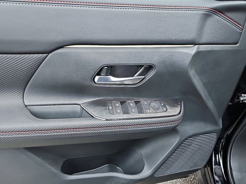 New 2026 Nissan Kicks SR w/ Cold Weather Package image 8