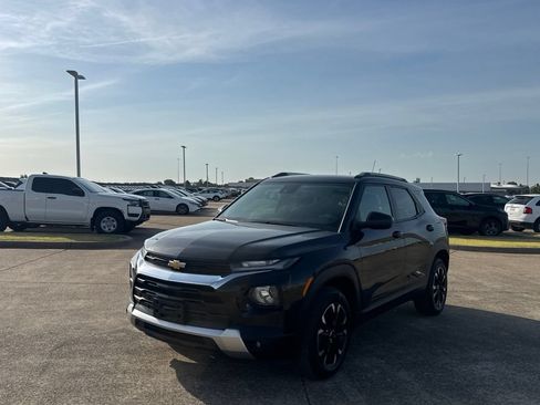 Used 2021 Chevrolet TrailBlazer LT w/ Convenience Package AWD/4WD image 8