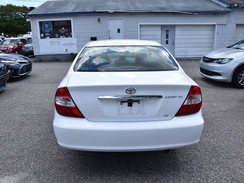 Used 2004 Toyota Camry XLE w/ VSC & Side Airbag Pkg FWD image 6