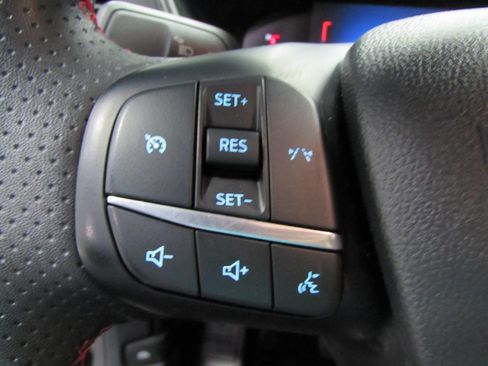 Certified 2025 Ford Escape ST-Line Select AWD/4WD image 24