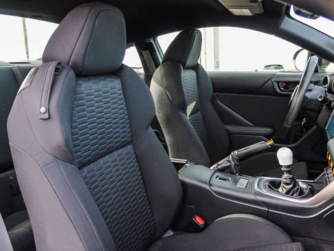 Used 2023 Toyota GR86 w/ ALL Weather Mat Package (TMS) image 16