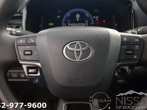 Used 2025 Toyota Camry LE image 14