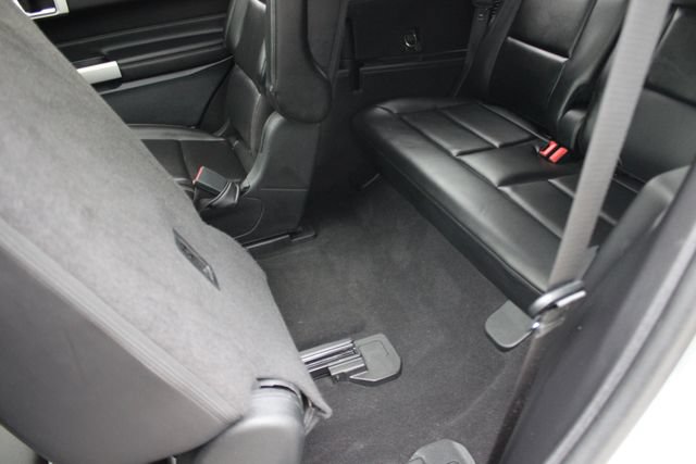 Used 2021 Ford Explorer XLT w/ Equipment Group 202A AWD/4WD image 27