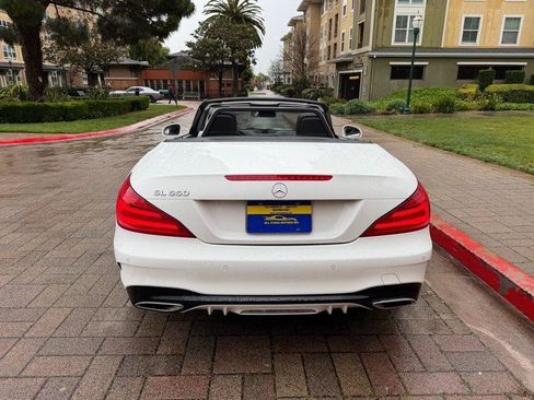Used 2018 Mercedes-Benz SL 550 image 9