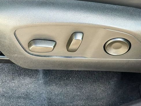 Used 2025 Buick Enclave Preferred FWD image 24