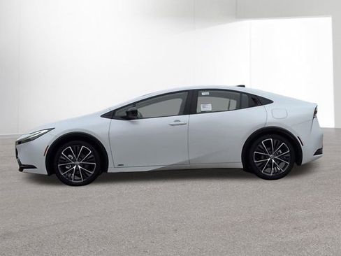 New 2026 Toyota Prius XLE image 9