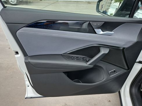 New 2026 Volkswagen Tiguan SE R-Line image 15