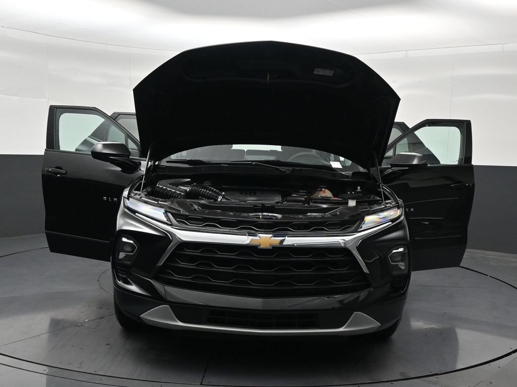 Used 2023 Chevrolet Blazer LT FWD image 39