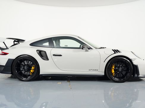 Used 2019 Porsche 911 GT2 RS image 6
