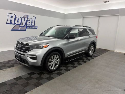 Used 2023 Ford Explorer XLT w/ Equipment Group 202A AWD/4WD image 1