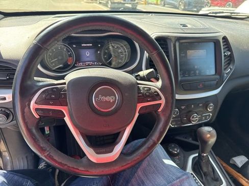 Used 2014 Jeep Cherokee Limited w/ Luxury Group AWD/4WD image 9