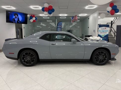 Used 2022 Dodge Challenger GT w/ Plus Package image 5