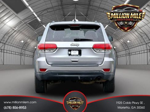 Used 2014 Jeep Grand Cherokee Laredo w/ 18" Wheel & 8.4" Radio Group RWD image 4