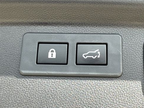 Used 2021 Subaru Forester Touring image 13