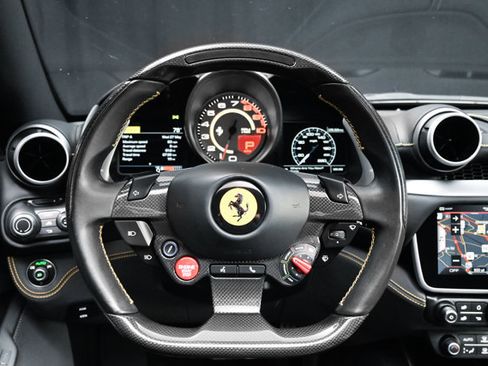 Used 2022 Ferrari Portofino M RWD image 6