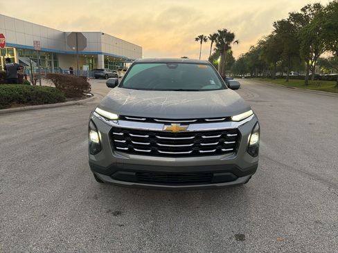 Used 2025 Chevrolet Equinox LT w/ Safety and Technology Package image 8