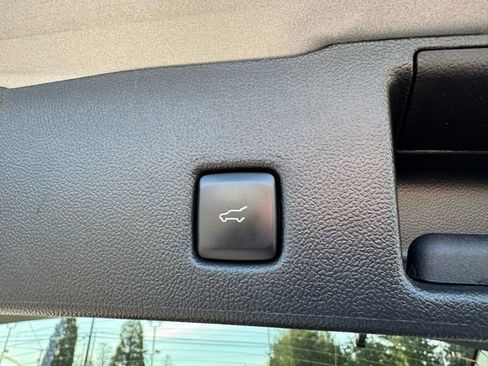 Certified 2024 Ford Escape Active AWD/4WD image 32