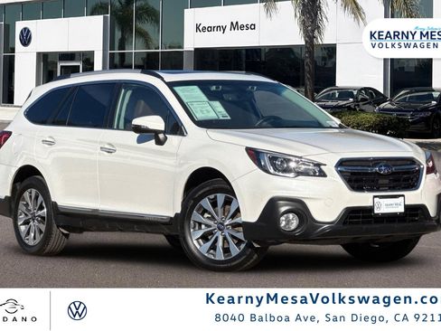 Used 2018 Subaru Outback 2.5i Touring image 1