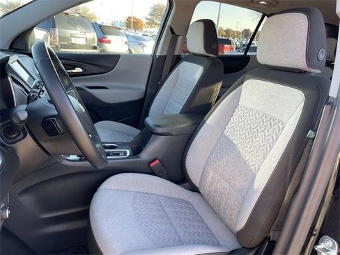 Used 2024 Chevrolet Equinox LT image 25