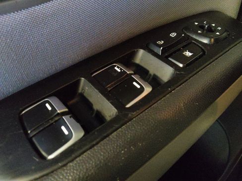 Used 2019 Kia Soul FWD image 27