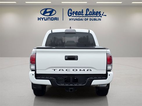 Used 2023 Toyota Tacoma TRD Off-Road w/ TRD Premium Off Road Package image 4