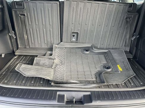 Used 2022 Toyota Highlander XLE image 48